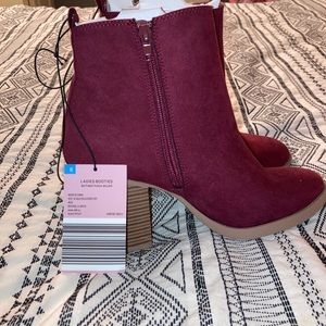 NEVER WORN Women’s boots